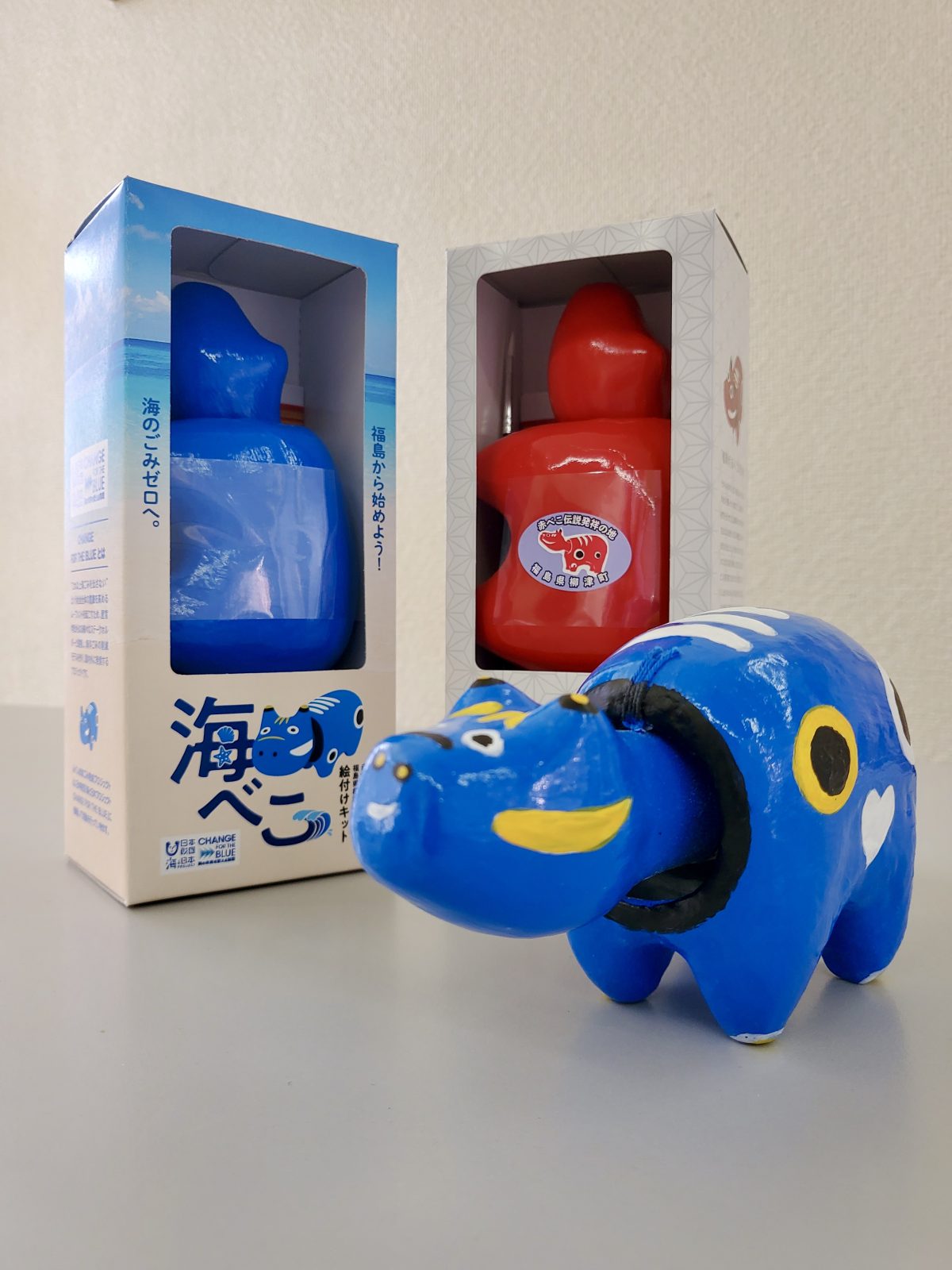 海ごみ削減の願いを込めた「海べこ」登場！福島県の伝統工芸品「赤べこ